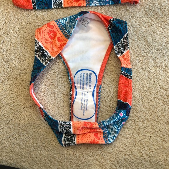 NWOT Bright Multi-Color Bikini with Strap Adjustable Top & Cheeky Bottoms - Picture 8 of 9